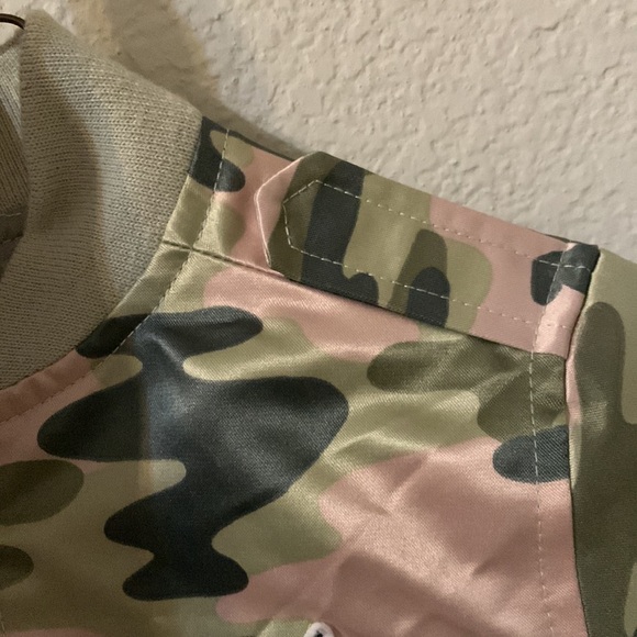 The Children’s Place Camo Love,Star & Flash appliqué Bomber Jacket SZ 5/6 - Picture 6 of 13